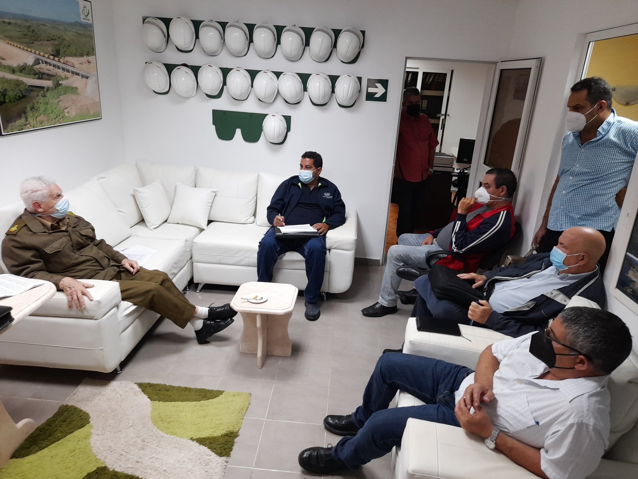 Sostenido despacho con el Comandante de la Revolución Ramiro Valdés