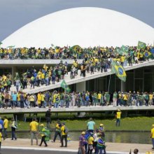 Partidarios del expresidente Jair Bolsonaro, este domingo en la Explanada de los Ministerios, en Brasilia.
