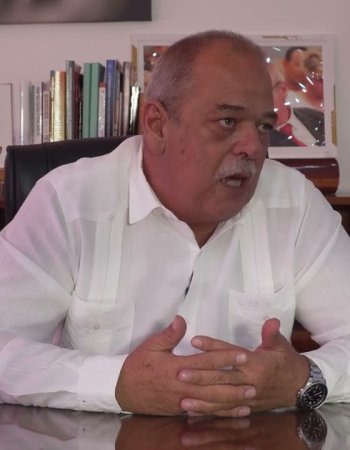 Embedded thumbnail for Entrevista al Ministro de Energía y Minas: Vicente de la O Levy, sobre las complejas circunstancias en que se desenvuelve la generación de electricidad en el país.